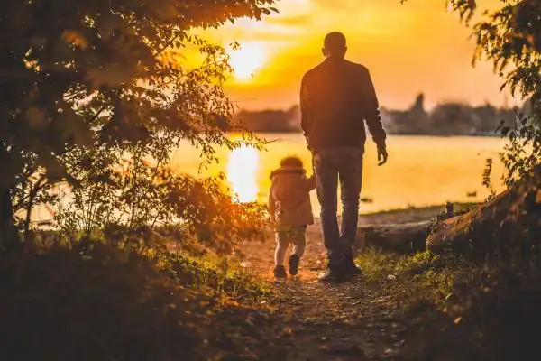 image of dad and child - parental alienation Penzance